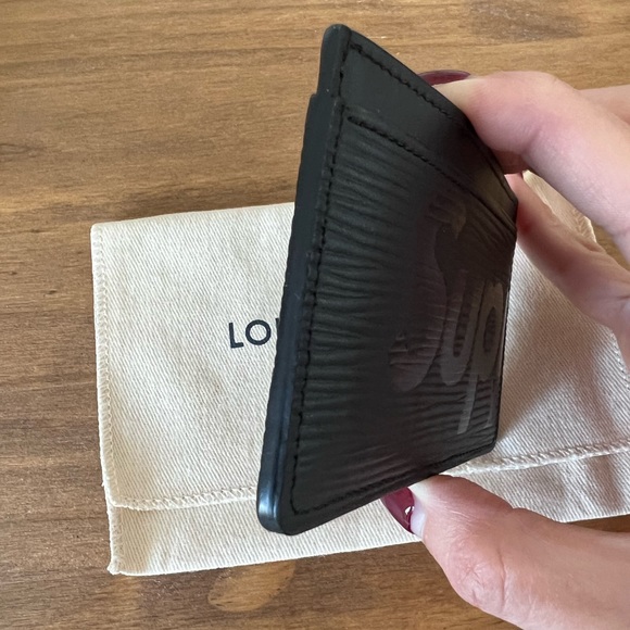 Louis Vuitton x Supreme Porte Carte in Epi Leather - Picture 6 of 6